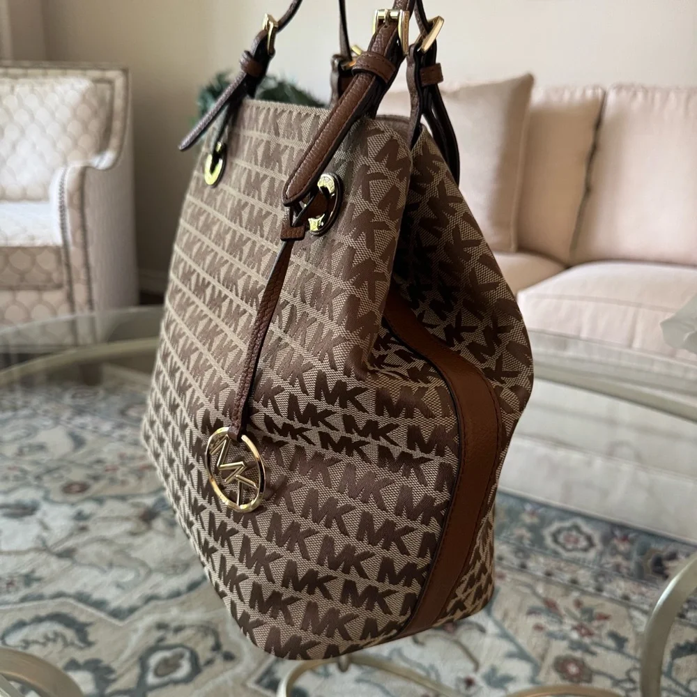 Michael Kors Jet Set Jacquard Tote Bag